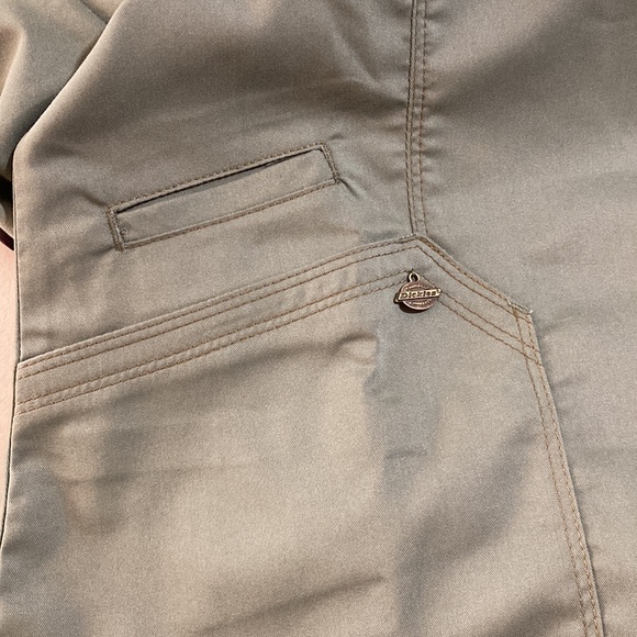 Dickies Olive green utility top. Size S - Picture 8 of 13